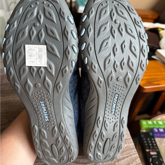 Sketchers-BreatheEasy-Fortune Easy - Picture 6 of 7